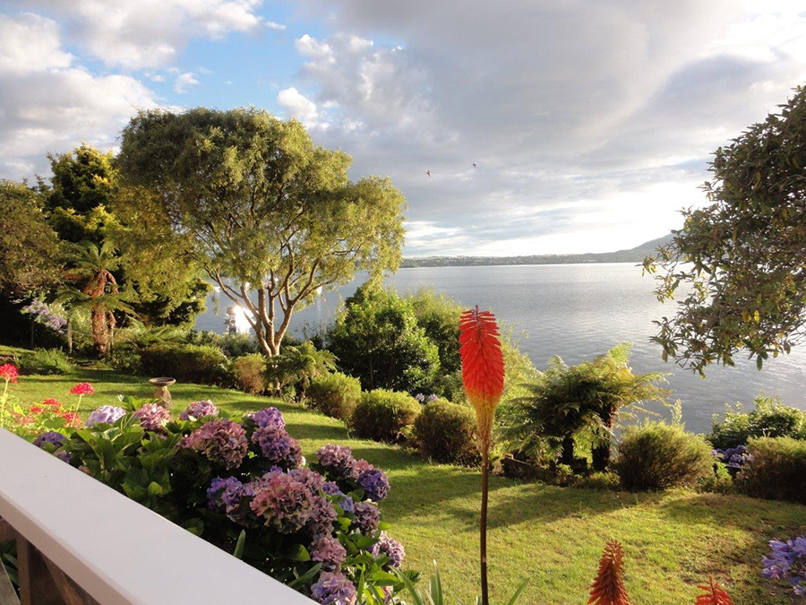 Wharerakau: accommodation beside Lake Taupo